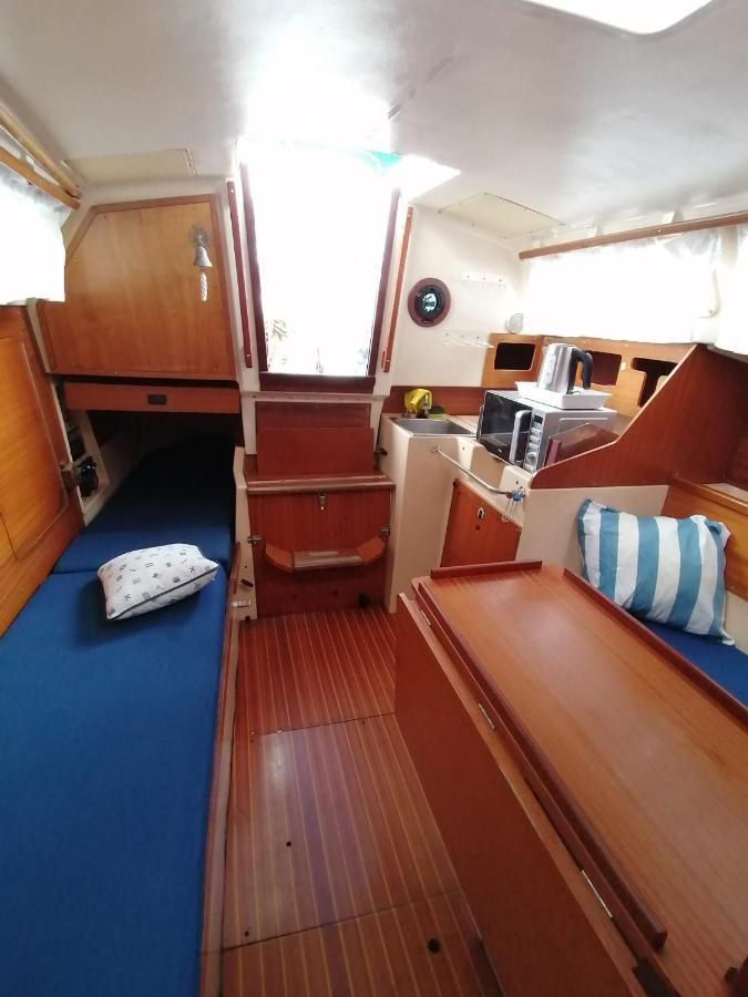 Cozy Sailboat In Barcelona!! No Showers 圣阿德里安-德贝索斯 外观 照片